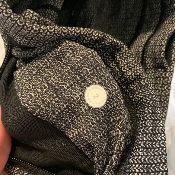 Lululemon Speed Up Tight 28" Full-On Luxtreme Variegated Knit Black Heather 2 - Picture 9 of 14